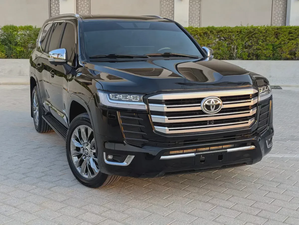 Toyota Land Cruiser 2014 | Facelifted 2025 | V6 4.0L | 74,000 KM | Excellent Condition