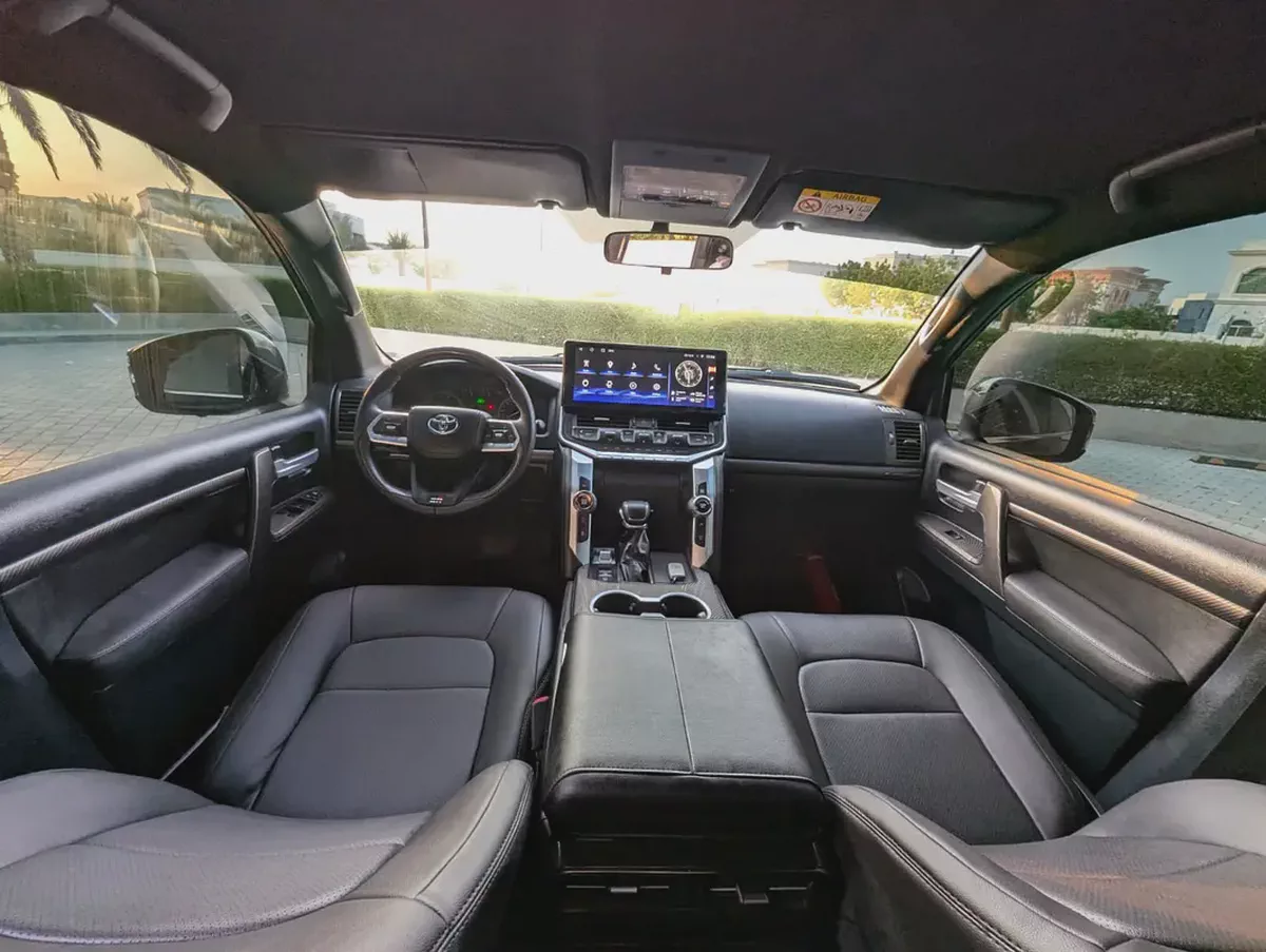 Toyota Land Cruiser 2014 | Facelifted 2025 | V6 4.0L | 74,000 KM | Excellent Condition-3-3