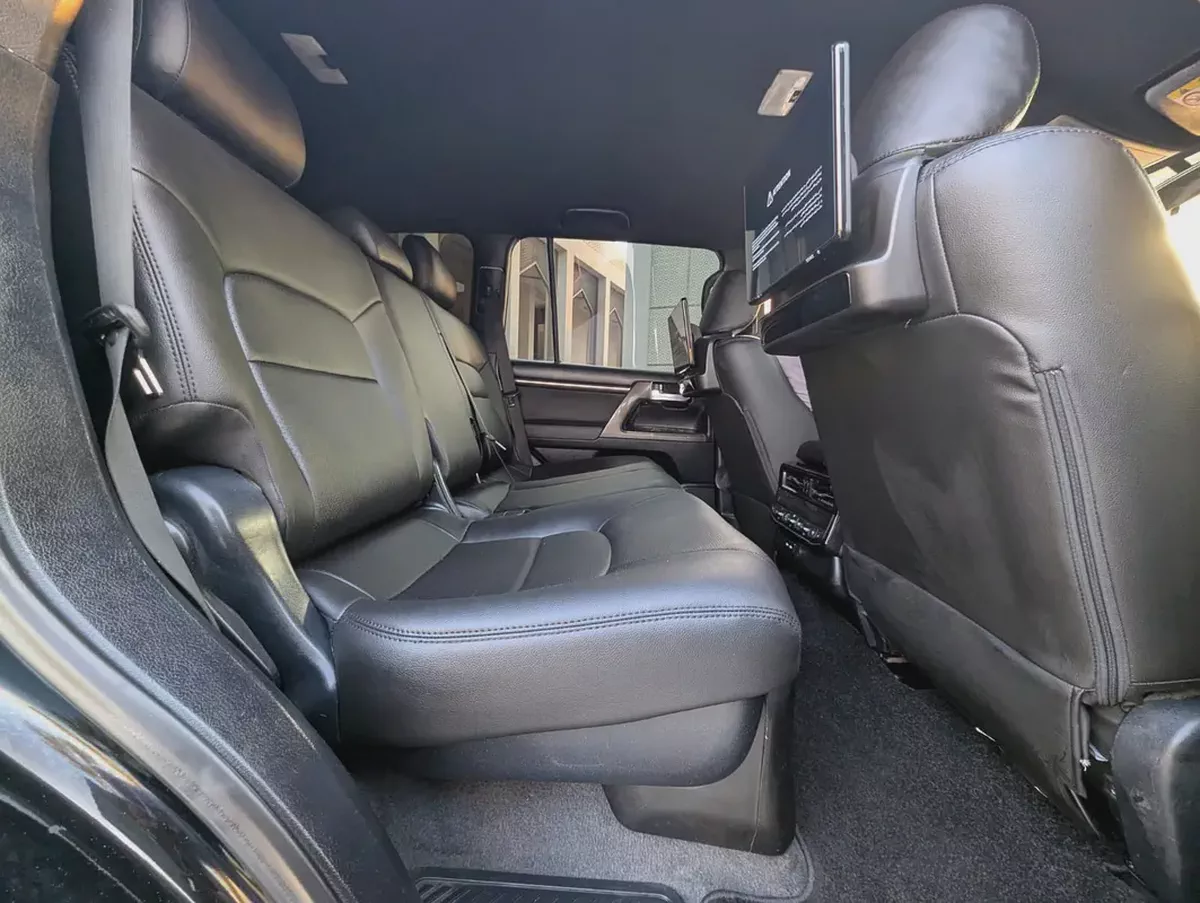 Toyota Land Cruiser 2014 | Facelifted 2025 | V6 4.0L | 74,000 KM | Excellent Condition-8-8