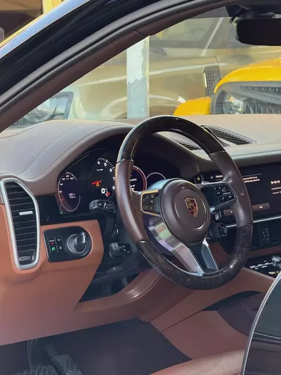 Porsche cayenne coupe model 2023 gcc original paint بورش كايان كوب ٢٠٢٣ خليجي صبغ وكالة-7