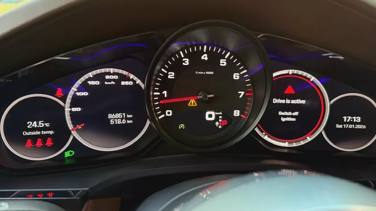 Porsche cayenne coupe model 2023 gcc original paint بورش كايان كوب ٢٠٢٣ خليجي صبغ وكالة-17-17