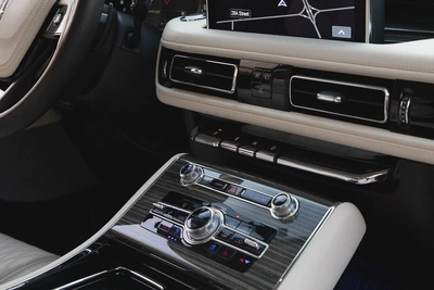 4,113 P.M | 0% Downpayment | AVIATOR PRESIDENTIAL | WARRANTY 2029!-9