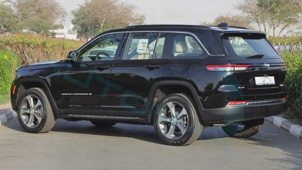 ( Eid al-Adha Offer ) 2025 JEEP GRAND CHEROKEE LIMITED PLUS GCC 0Km With 3 Yrs or 60K Km Warranty