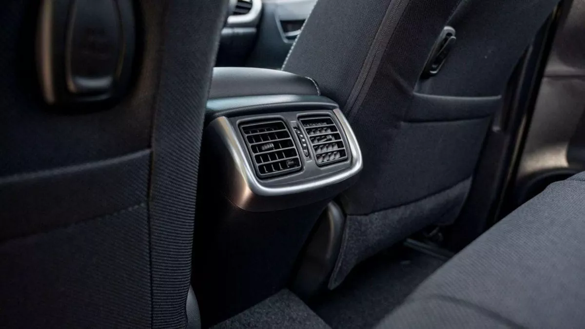 Toyota Hilux SGLX HILUX SR5 2.4L AT FULL OPTION DIESEL-15-0