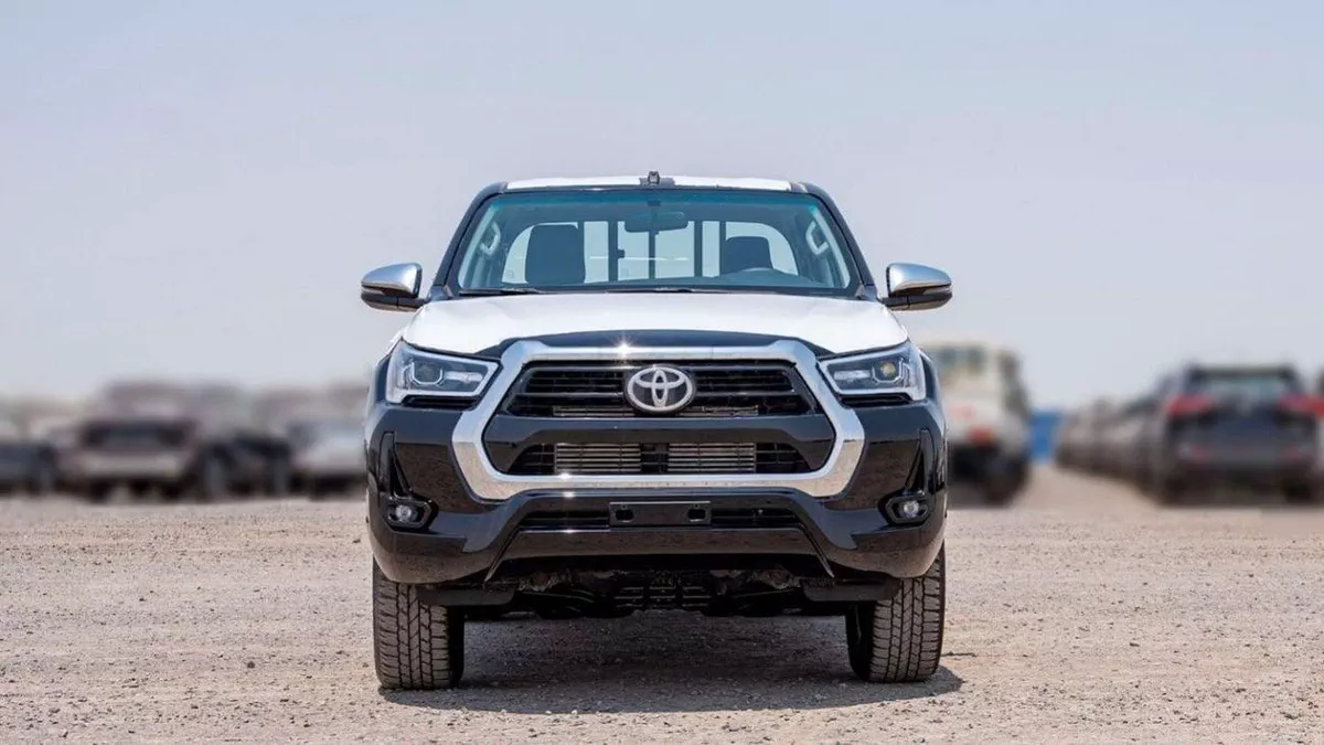 Toyota Hilux SGLX HILUX SR5 2.4L AT FULL OPTION DIESEL-1-0