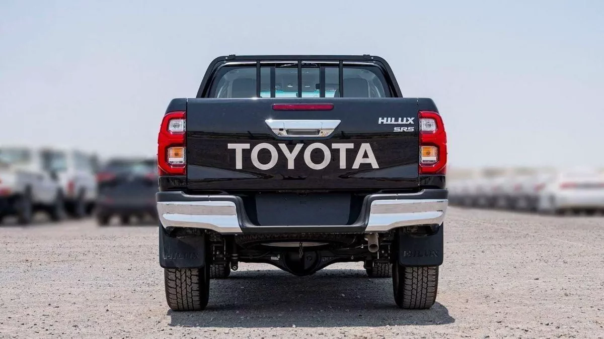 Toyota Hilux SGLX HILUX SR5 2.4L AT FULL OPTION DIESEL-5-0
