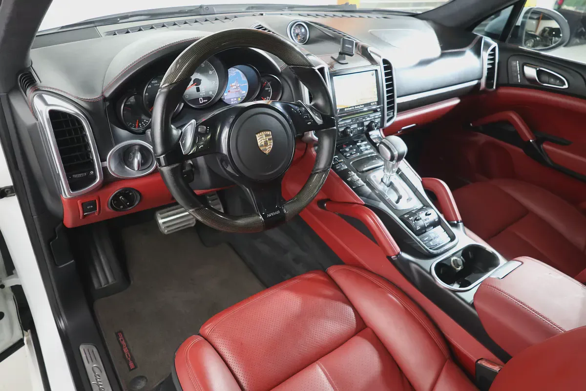 -original paint PORSCHE CAYENNE GTS -GCC SPECS -2014 -228000KM -EXCELLENT CONDITION -FREE ACCIDENTS-9-9