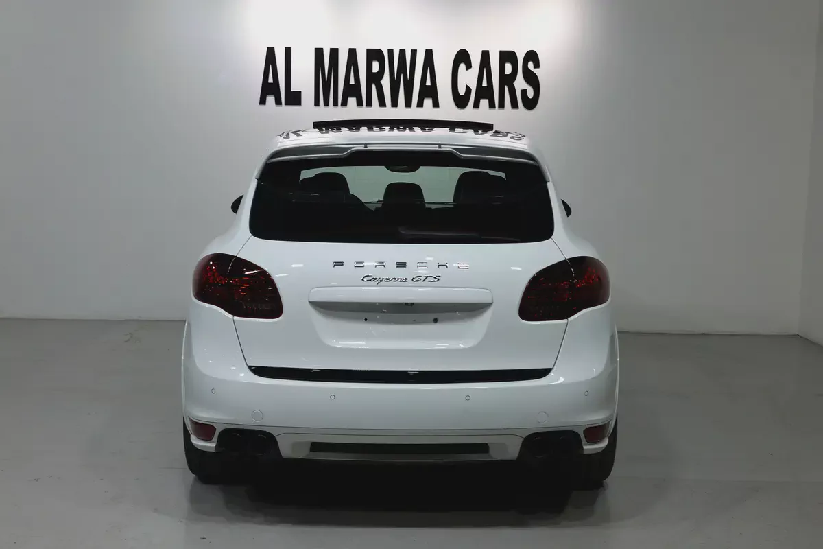 -original paint PORSCHE CAYENNE GTS -GCC SPECS -2014 -228000KM -EXCELLENT CONDITION -FREE ACCIDENTS-5-5