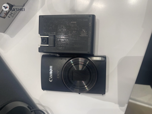 digital cameras 