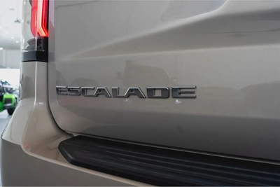 2023 CADILLAC ESCALADE 600 Sport Platinum / Full Cadillac Service History-17