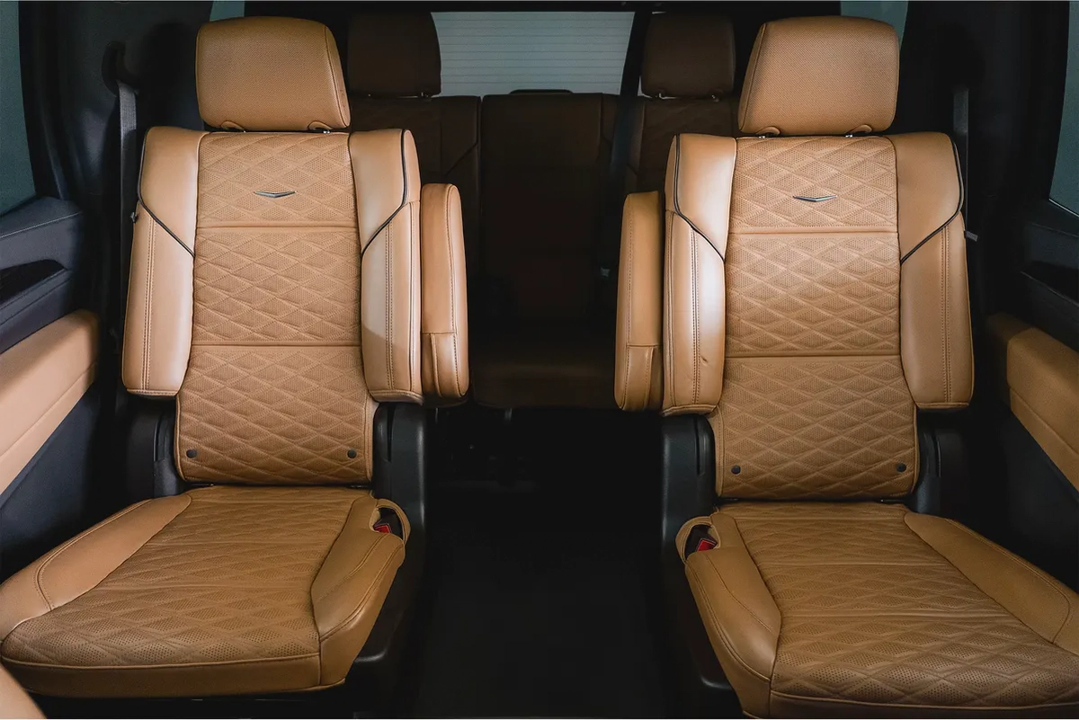 2023 CADILLAC ESCALADE 600 Sport Platinum / Full Cadillac Service History-12-12