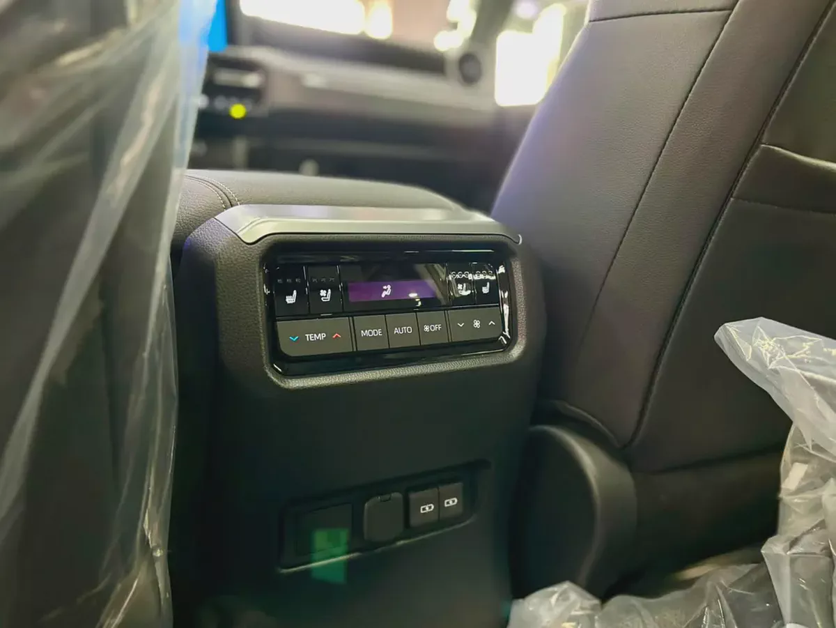 Toyota Prado  LUXURY VX 2026 European Specs-17-17