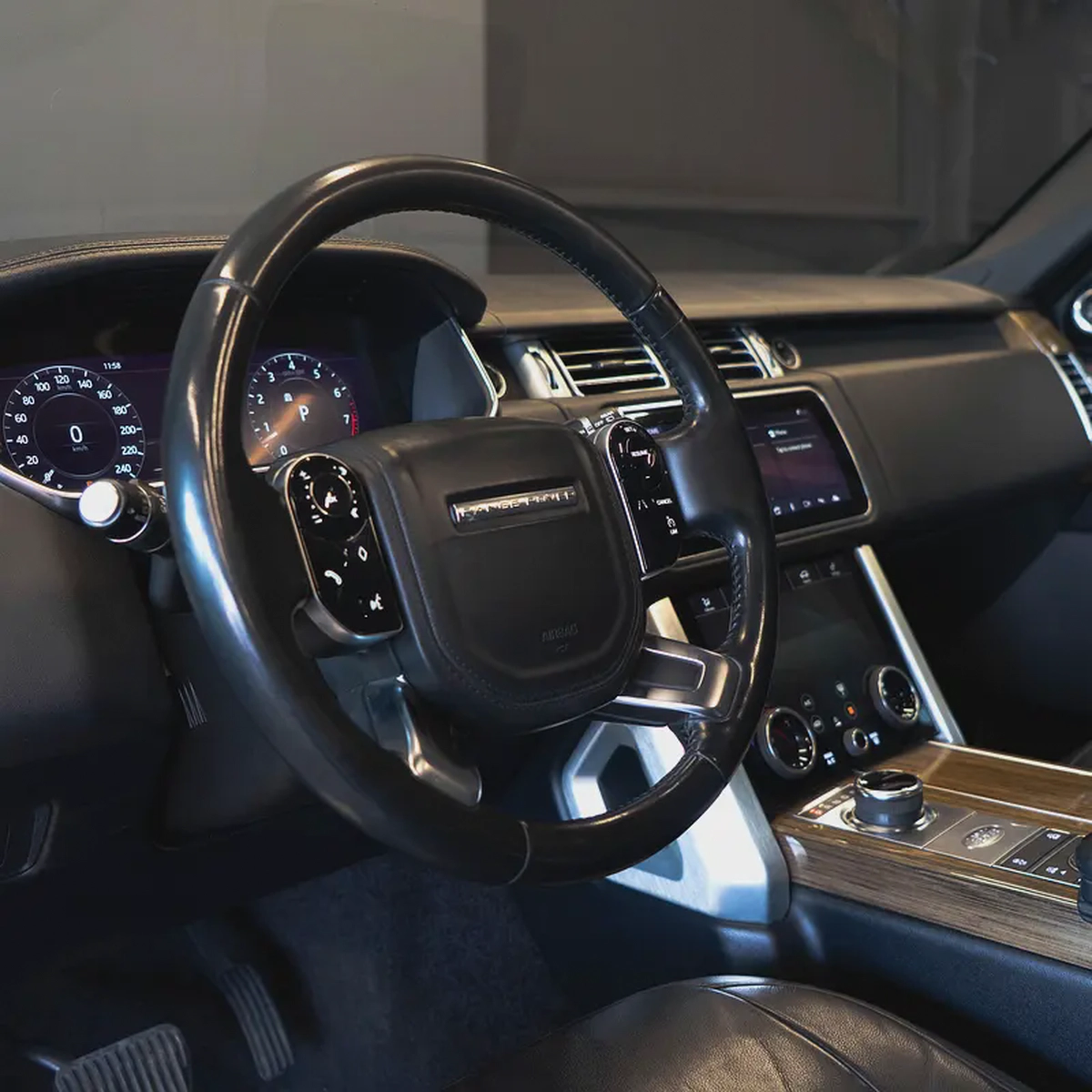AED 2,490 p.m • 0% Downpayment • Range Rover Vogue Supercharged • 1 Year Warranty-8-8