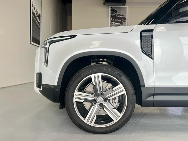 ROX 01 VIP Luxury 6-Seater 2024