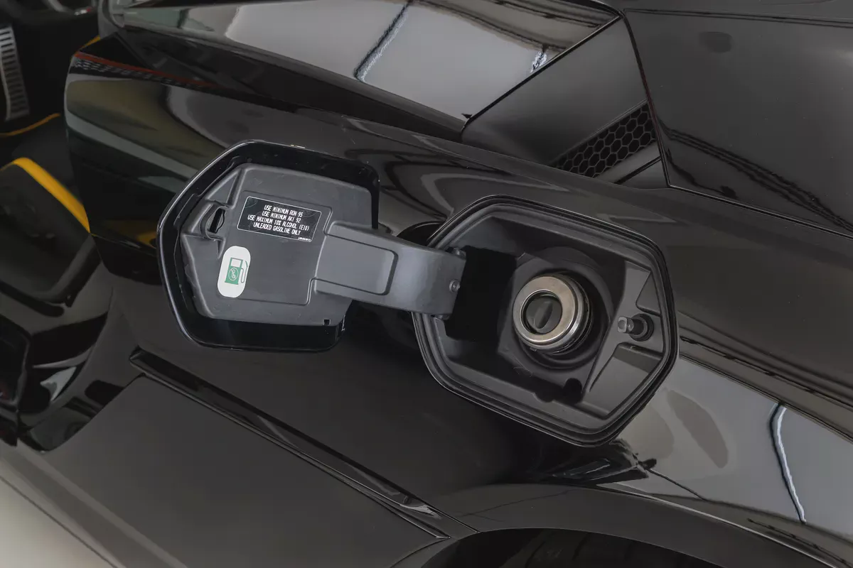 Lamborghini Temerario | 2027 | HPEV | 920 HP | AWD | Black / Yellow & Black Interior-19-19