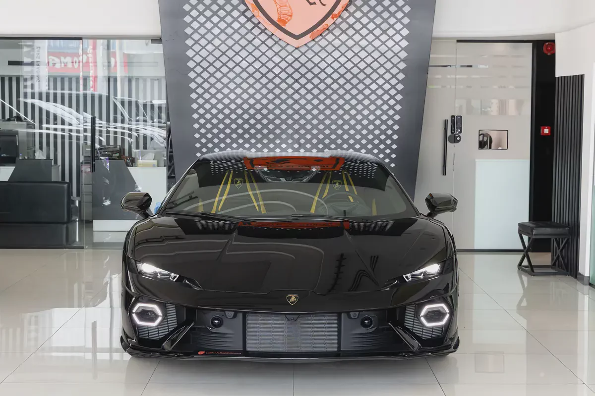 Lamborghini Temerario | 2027 | HPEV | 920 HP | AWD | Black / Yellow & Black Interior-1-1