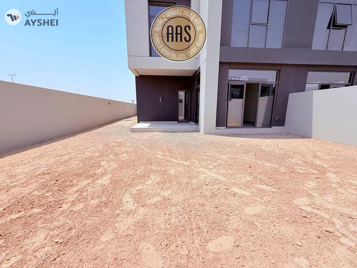 Spacious brand new villa with maid room in Dubai south-3-3