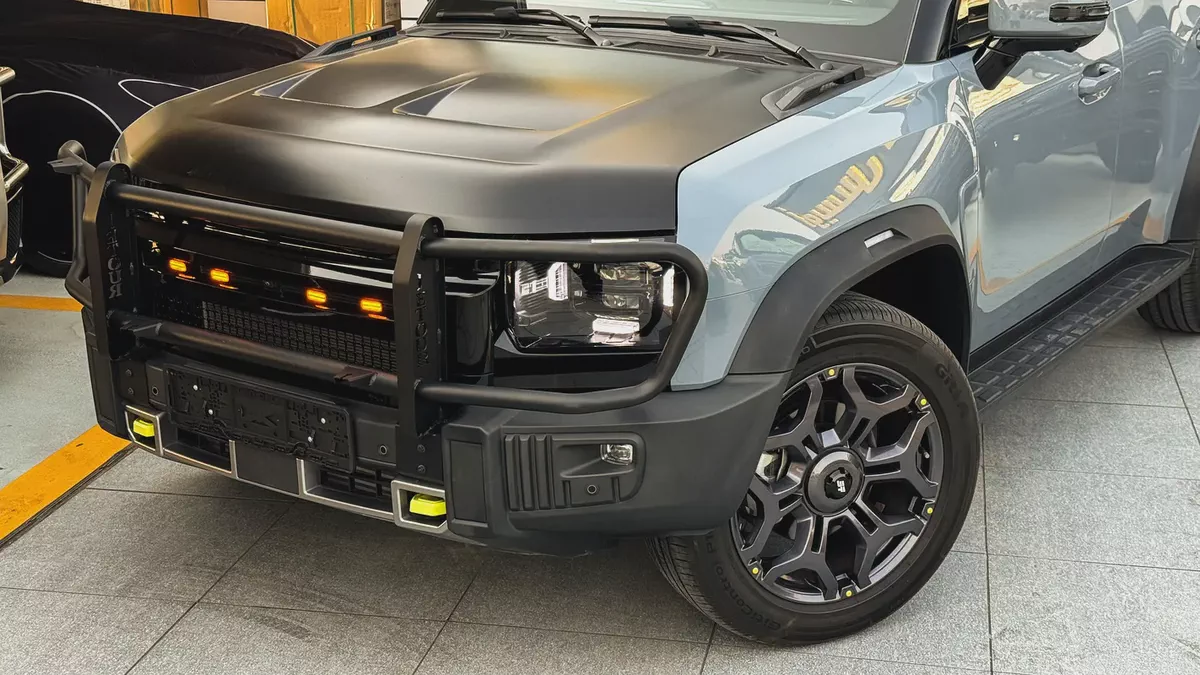 Jetour T2 Luxury 2025 GCC Low Mileage 2.0L Turbo 4 Cylinders Agency Warranty Full Service History-1-1