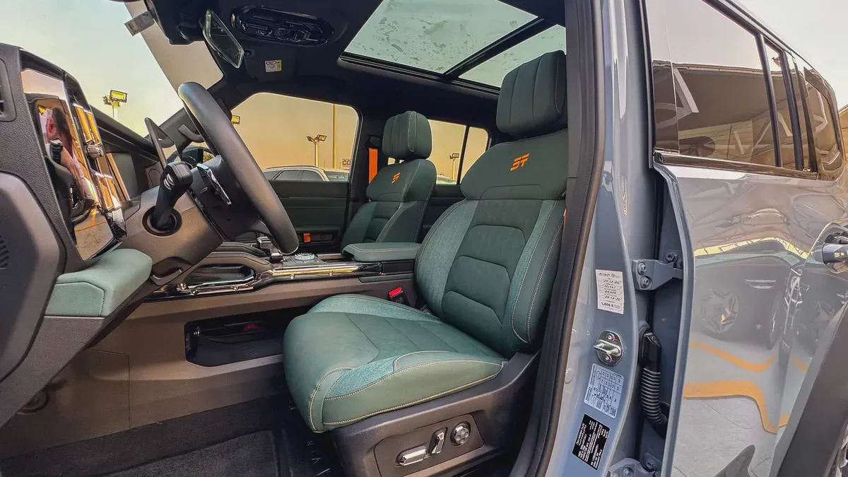Jetour T2 Luxury 2025 GCC Low Mileage 2.0L Turbo 4 Cylinders Agency Warranty Full Service History-7-7