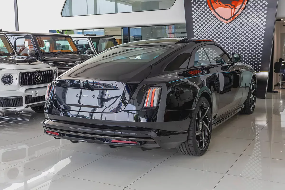 Rolls-Royce Spectre | Black Badge | Fully Loaded | Electric | Blue Interior-3-3