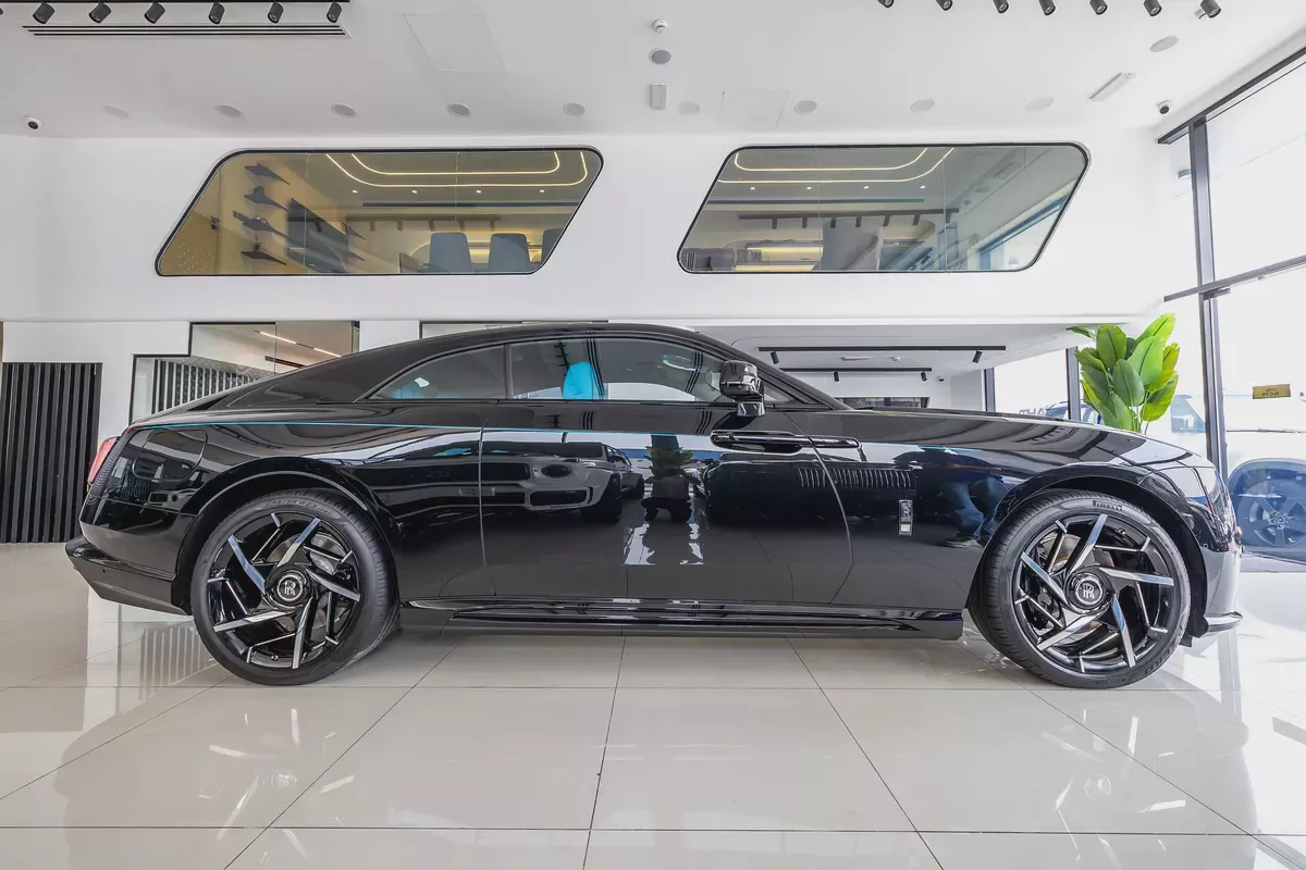 Rolls-Royce Spectre | Black Badge | Fully Loaded | Electric | Blue Interior-6-6