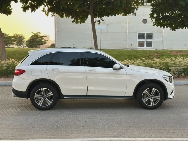Mercedes-Benz GLC 300 4MATIC 2019 - American Specs - GCC Resale