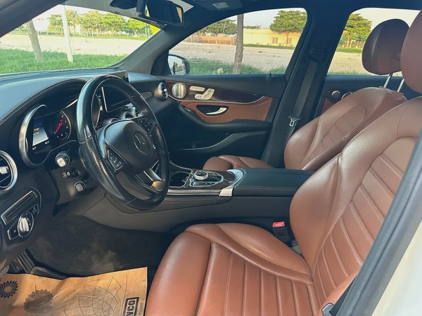 Mercedes-Benz GLC 300 4MATIC 2019 - American Specs - GCC Resale