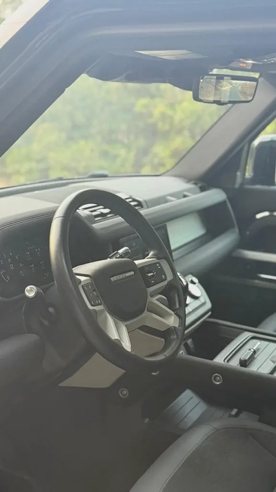 2021 Land Rover Defender 110 SE P400 | Canadian Specs | Pristine Condition-4