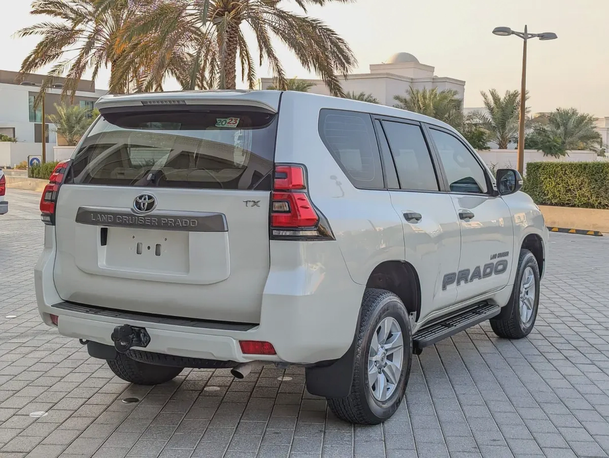 TOYOTA PRADO 2023 V4 2.7L ORIGINAL PAINT ACCIDENT FREE IN EXCELLENT CONDITION-12-12