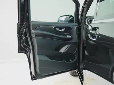 Dealer WARRANTY | GCC SPECS | BRAND-NEW Mercedes-Benz V300-13
