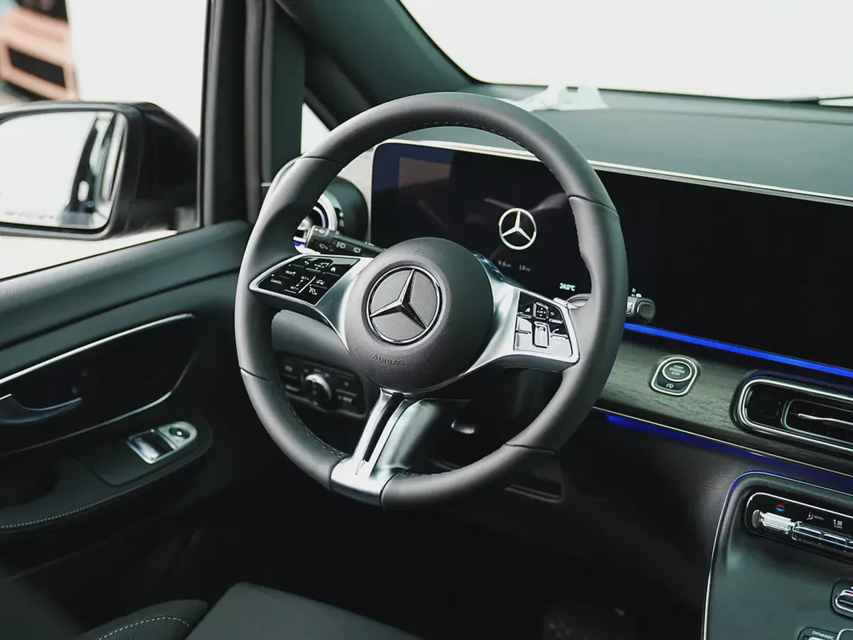 Dealer WARRANTY | GCC SPECS | BRAND-NEW Mercedes-Benz V300-9-9