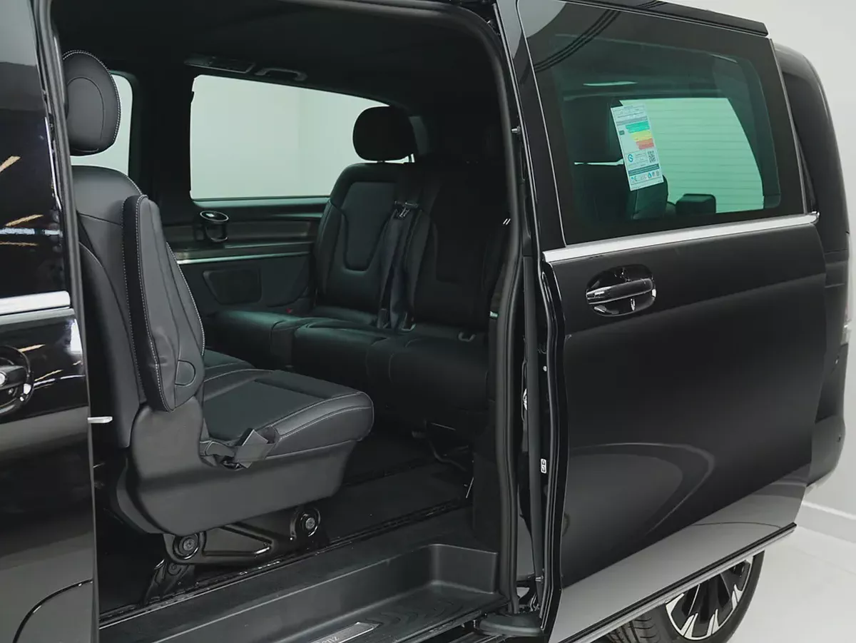 Dealer WARRANTY | GCC SPECS | BRAND-NEW Mercedes-Benz V300-14-14