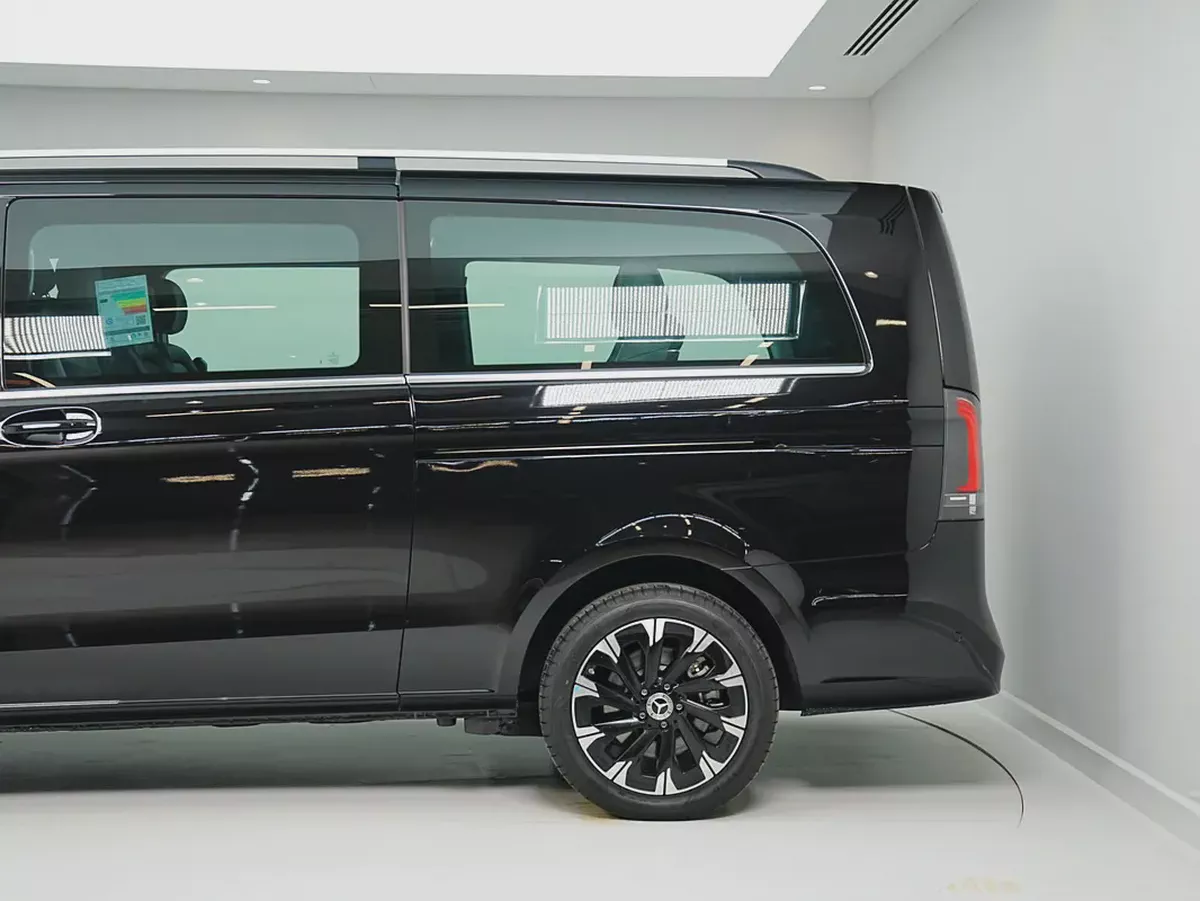 Dealer WARRANTY | GCC SPECS | BRAND-NEW Mercedes-Benz V300-4-4