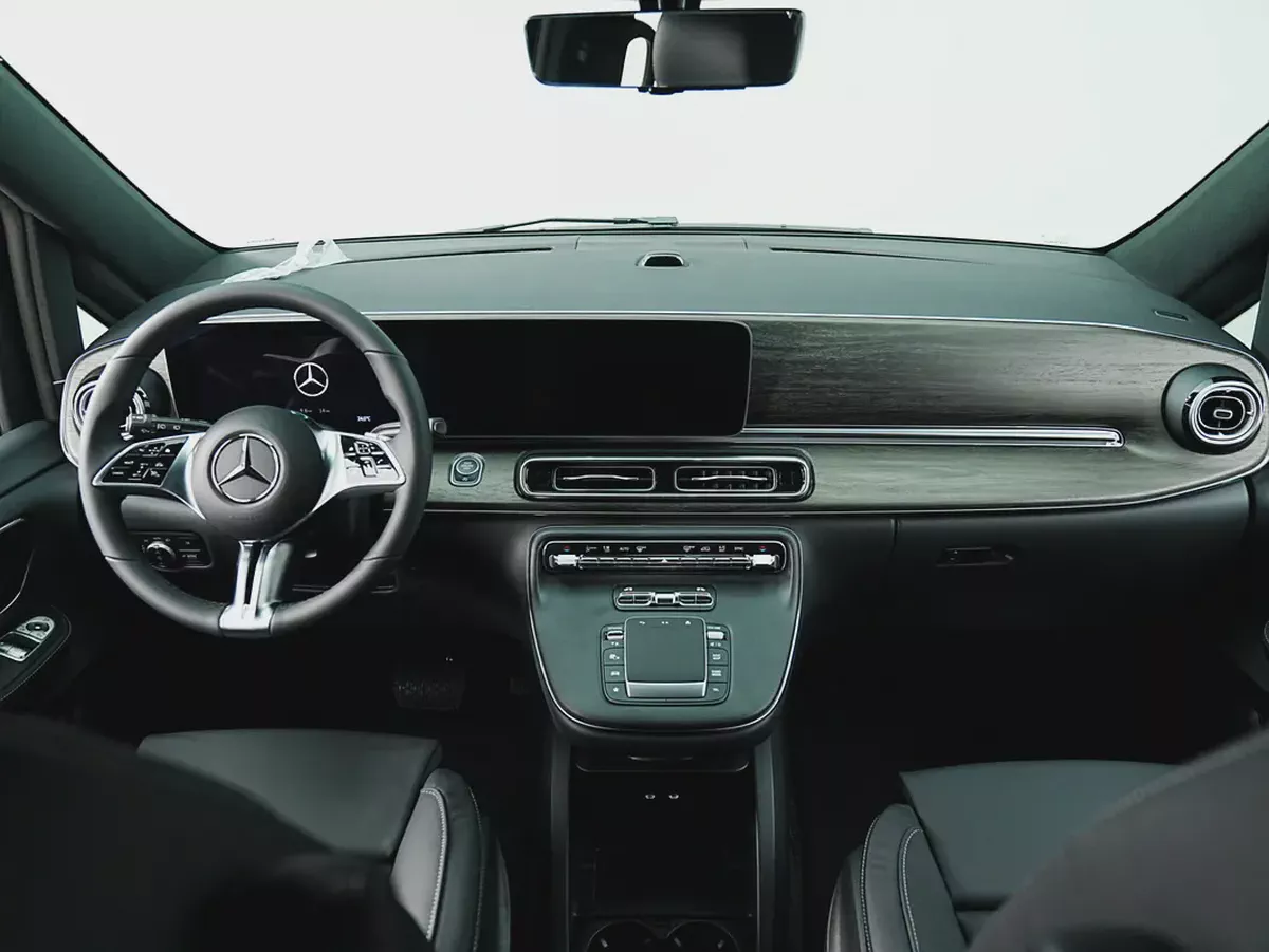 Dealer WARRANTY | GCC SPECS | BRAND-NEW Mercedes-Benz V300-8-8