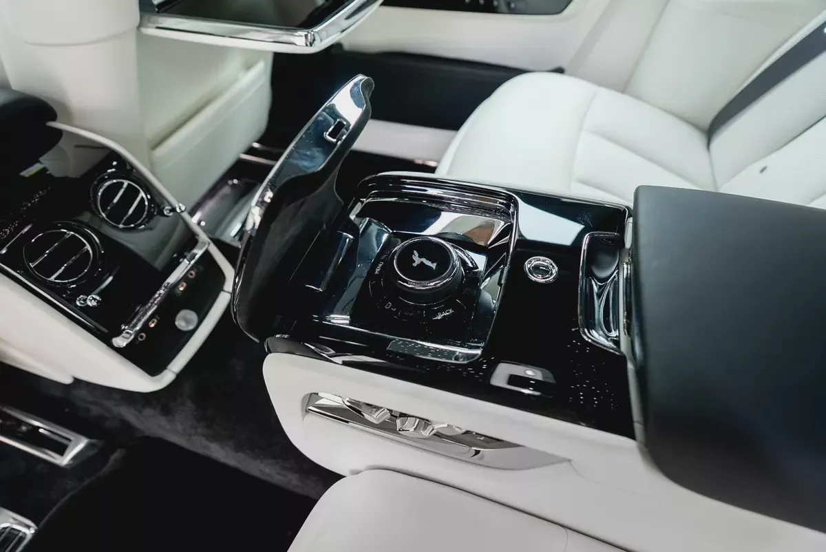 2026 ROLLS ROYCE PHANTOM | GCC | MAIN DEALER WARRANTY AND SERVICE | FULL OPTION-15-15