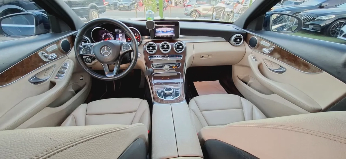 Mercedes-Benz C300 4Matic 2019 - American Specs - GCC Car-7-7