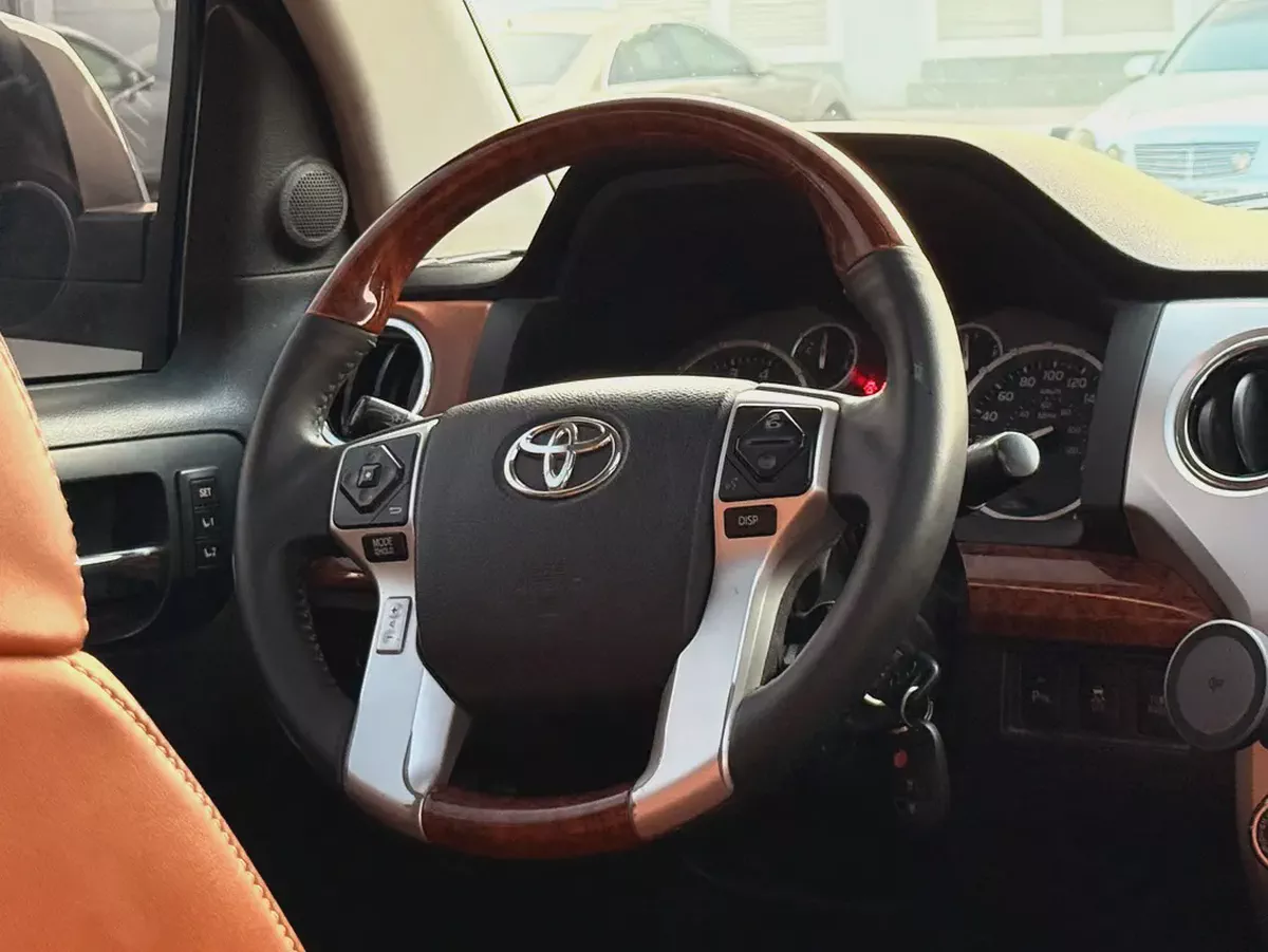 2014 Toyota Tundra Crewmax Platinum | American Specs | Well Maintained-12-12