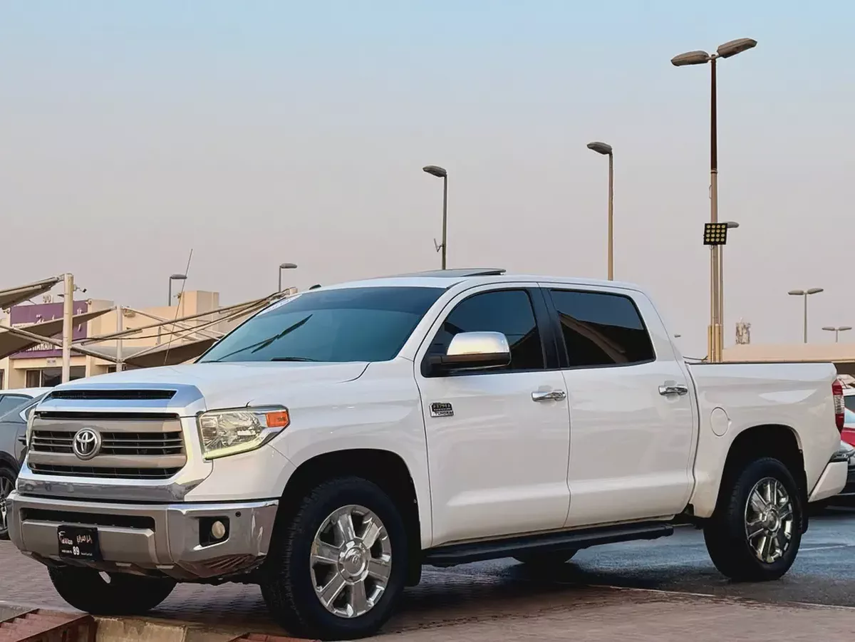 2014 Toyota Tundra Crewmax Platinum | American Specs | Well Maintained-1-1