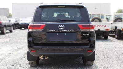 Toyota Land Cruiser GXR LC300 GXR 4.0P AT MY2025 – BLACK-4