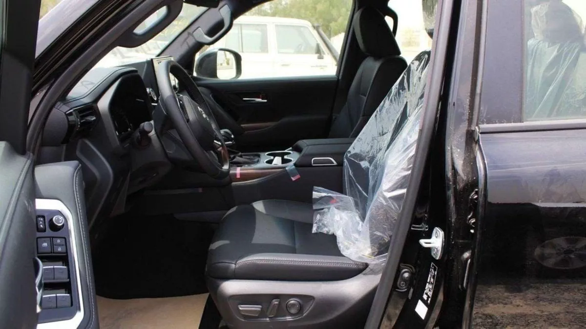 Toyota Land Cruiser GXR LC300 GXR 4.0P AT MY2025 – BLACK-9-0