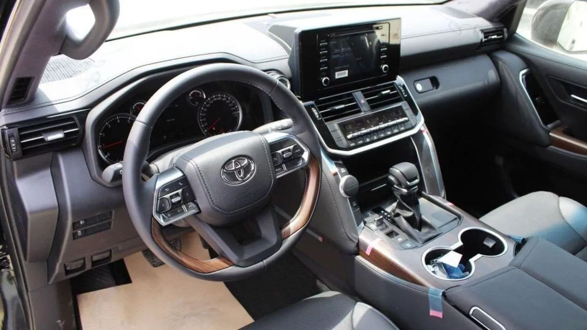 Toyota Land Cruiser GXR LC300 GXR 4.0P AT MY2025 – BLACK-17-0