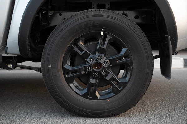 NISSAN NAVARA 2.5 DIESEL PRO4X 4X4 AT 2025