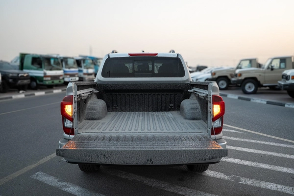 NISSAN NAVARA 2.5 DIESEL PRO4X 4X4 AT 2025