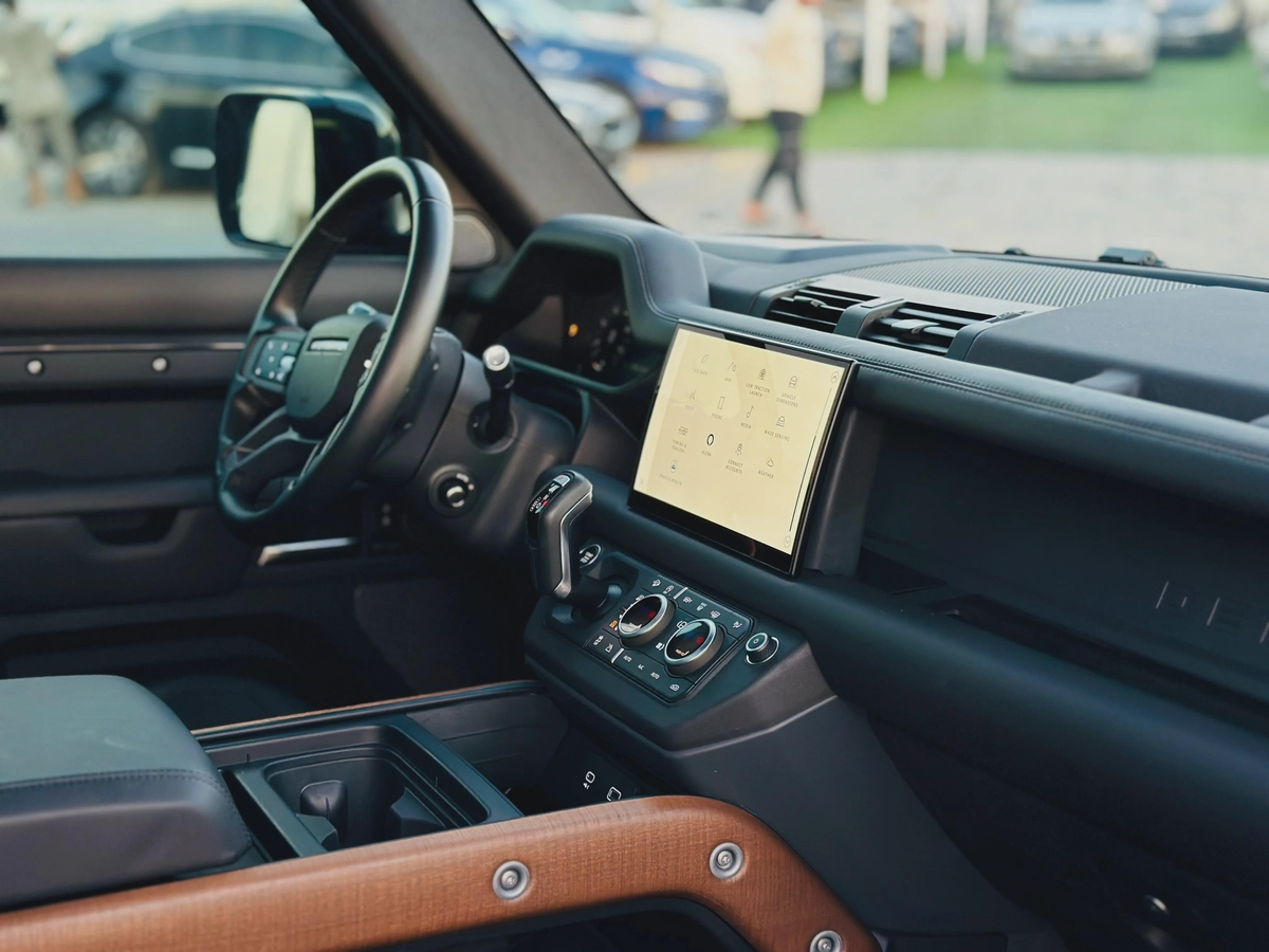 Land Rover Defender 110 X-9-9