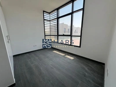 Corner Unit Fully Upgraged In Excellent Community-10