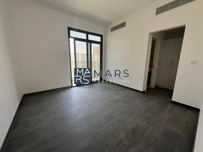Corner Unit Fully Upgraged In Excellent Community-13