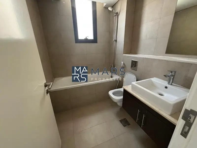 Corner Unit Fully Upgraged In Excellent Community-14