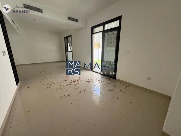 Corner Unit Fully Upgraged In Excellent Community