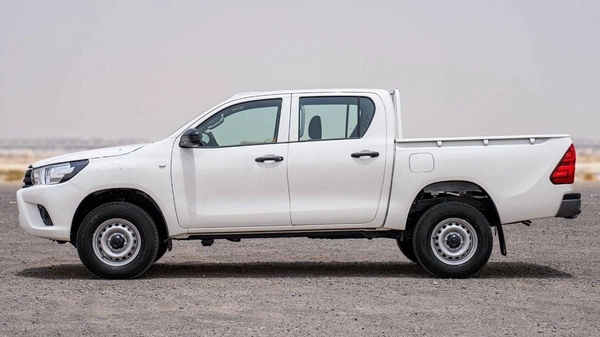 Toyota Hilux Toyota Hilux 2.4L Basic MT 2025