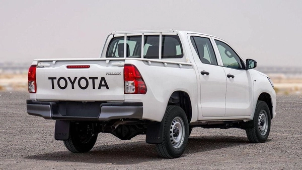 Toyota Hilux Toyota Hilux 2.4L Basic MT 2025